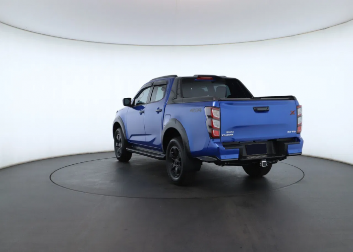 Used 1
                    ISUZU
                     for Sale Image