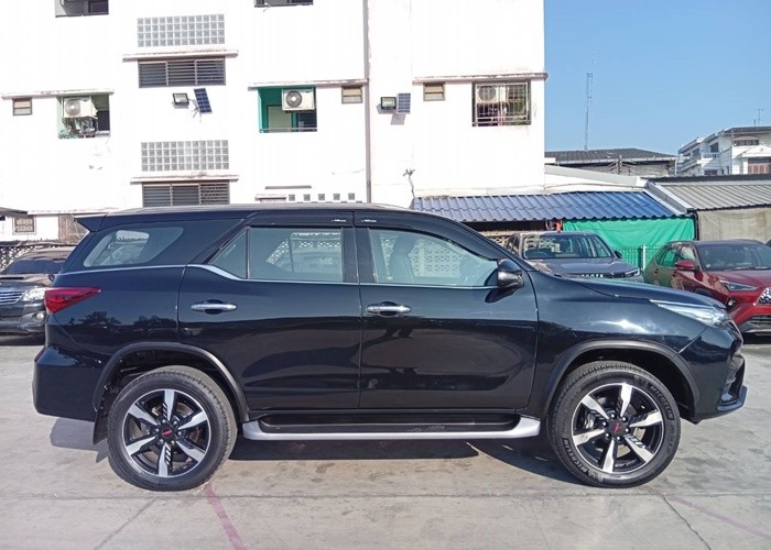 Used 5
                    TOYOTA
                     for Sale Image