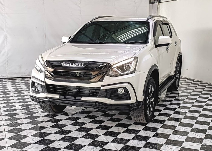 Used 8
                    ISUZU
                     for Sale Image