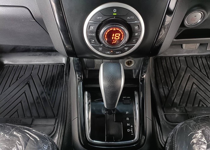 Used 8
                    ISUZU
                     for Sale Image