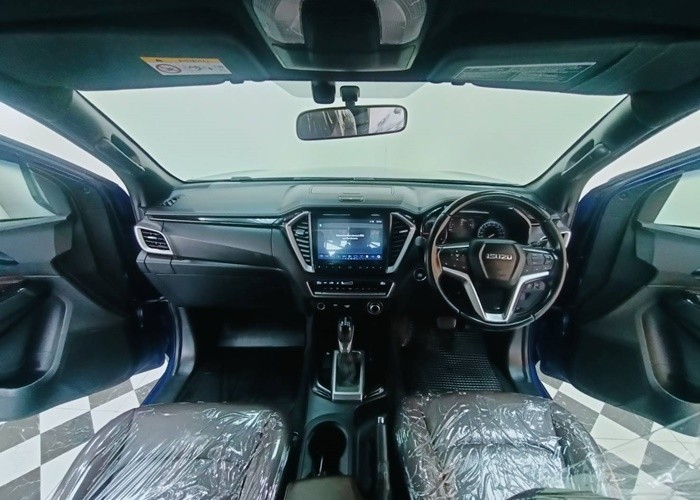 Used 1
                    ISUZU
                     for Sale Image