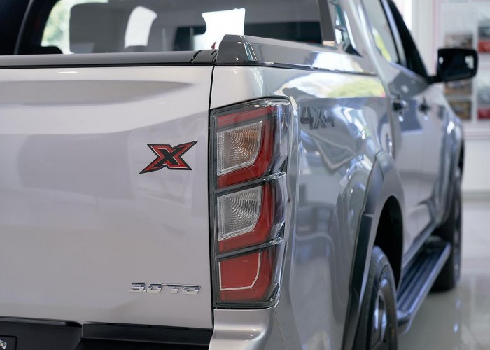 Used 1
                    ISUZU
                     for Sale Image